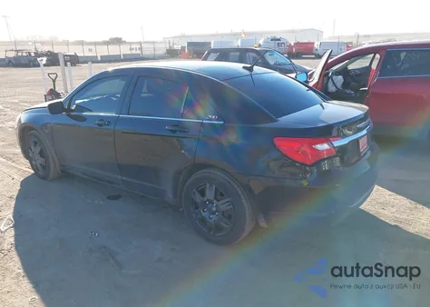 2012 Chrysler 200 Lx z USA, uszkodzony, nr VIN 1C3CCBAB2CN320089